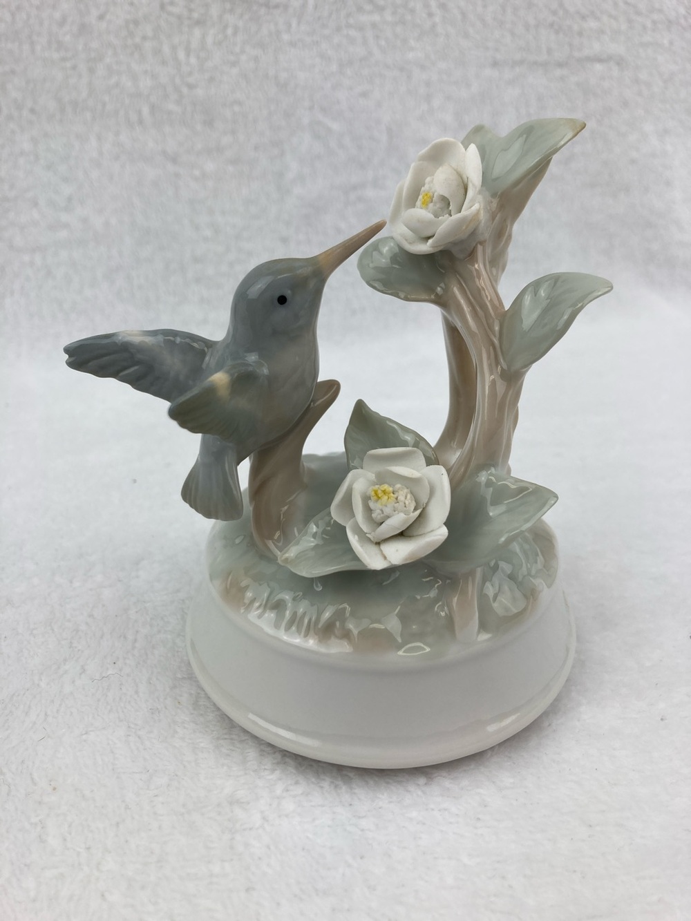 VTG Otagiri Japan Hummingbird Music Box-Love is a Many Splendored Thing 4.5”